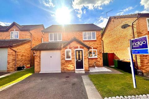 4 bedroom detached house for sale, Nicholls Close, Barton Le Clay, Bedfordshire, MK45 4JN