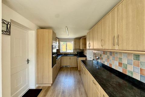 4 bedroom detached house for sale, Nicholls Close, Barton Le Clay, Bedfordshire, MK45 4JN