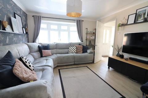 15 Horsham Close, Luton, LU2 8JH