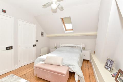 4 bedroom semi-detached house for sale, New Road, Headcorn, Ashford, Kent