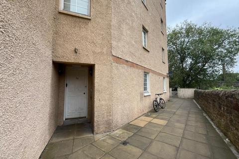 3 bedroom flat to rent, Hermand Crescent, Edinburgh, EH11