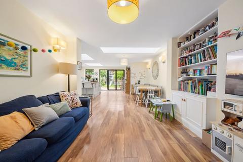 5 bedroom semi-detached house for sale, Cricklewood Lane, London NW2