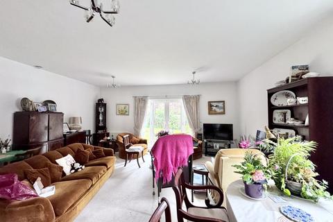 3 bedroom apartment for sale, Goodwood House, Cheltenham Mews, Four Oaks, Sutton Coldfield, B74 2UQ