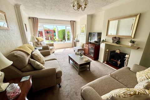 3 bedroom detached house for sale, Lechlade Road, Great Barr, Birmingham B43 5NG