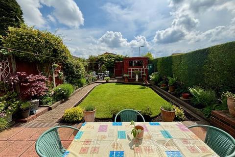 96 Lechlade Road, Great Barr, Birmingham, B43 5NG