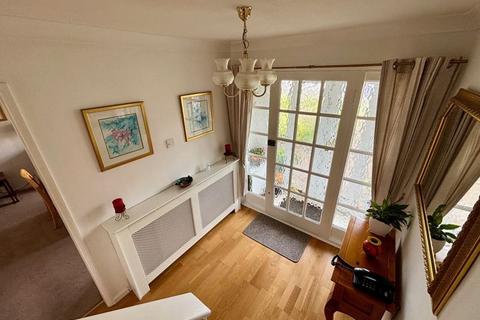 96 Lechlade Road, Great Barr, Birmingham, B43 5NG