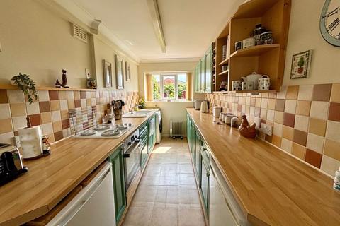 96 Lechlade Road, Great Barr, Birmingham, B43 5NG