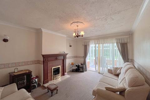 2 bedroom detached bungalow for sale, Eastwood Avenue, Burntwood, WS7 2DX