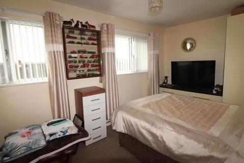 2 bedroom end of terrace house for sale, Queensway, Bingley, BD16