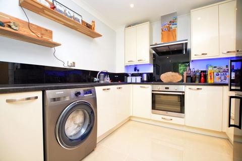 2 bedroom apartment for sale, Bath Road, Slough