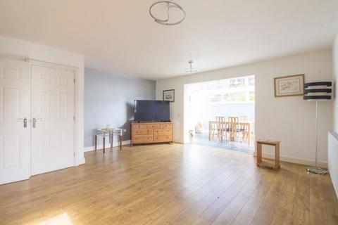 3 bedroom end of terrace house for sale, High Trees, Newport - REF#00023041