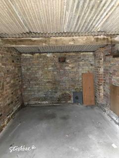 Garage to rent, Holland Park Avenue, Ilford IG3