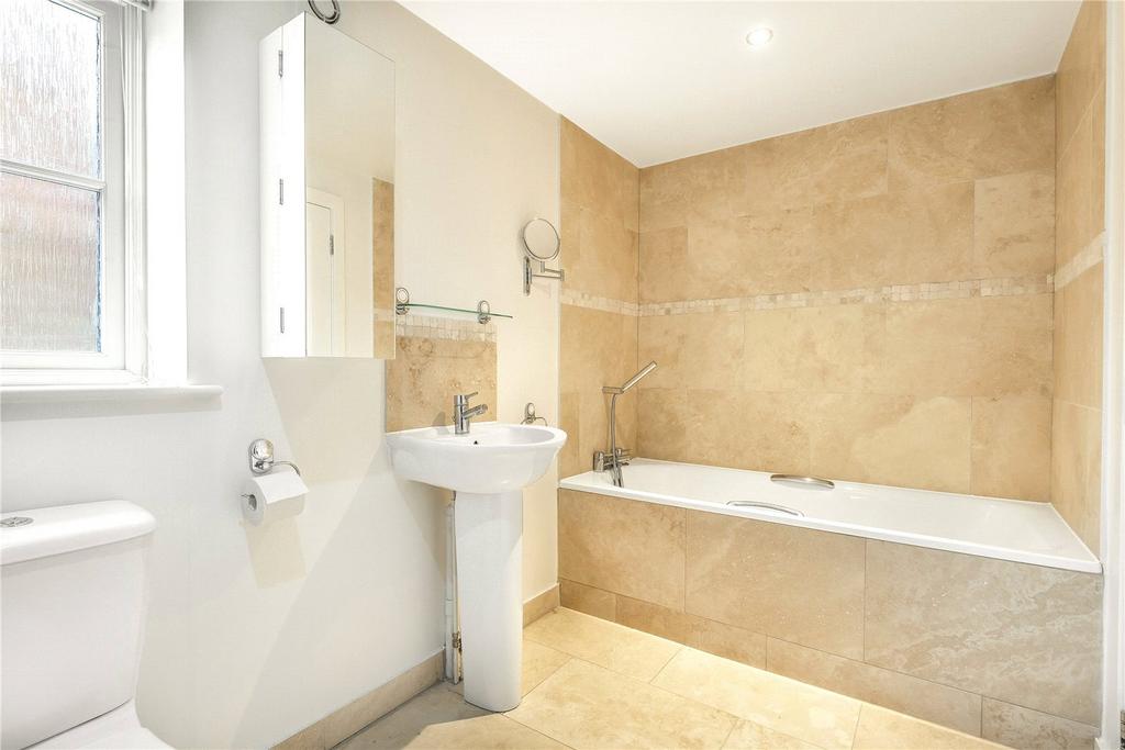 Family Bathroom 2019