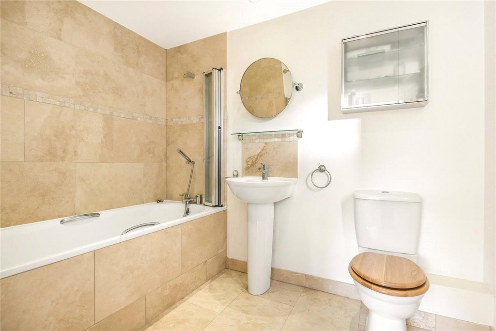 Ensuite Bathroom '19