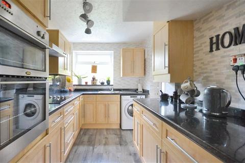 4 bedroom detached house for sale, Newbury Close, Luton