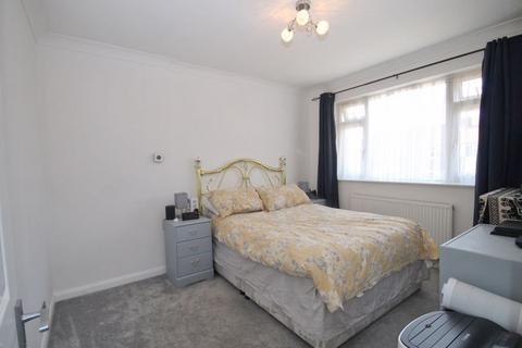 88 Beechwood Avenue, Greenford, UB6 9UD
