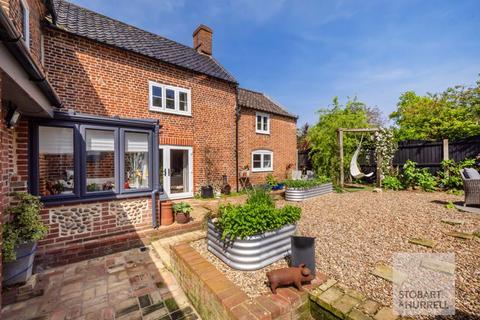 4 bedroom cottage for sale, Yarmouth Road, Norwich NR12