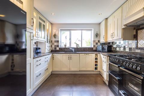 5 bedroom detached house for sale, Newton Road, Milton Keynes