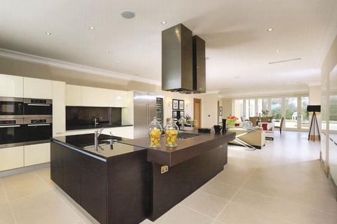 6 bedroom detached house for sale, Broad Walk,Winchmore Hill, North London