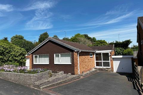 3 bedroom bungalow for sale, Knoll Drive, Woodloes Park, Warwick