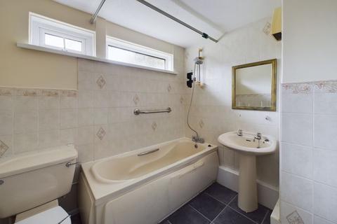 16 Boswergy, Penzance, TR18 4RL