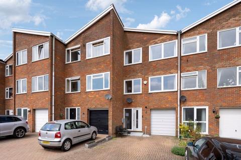 3 bedroom townhouse for sale, Peters Close, Prestwood HP16