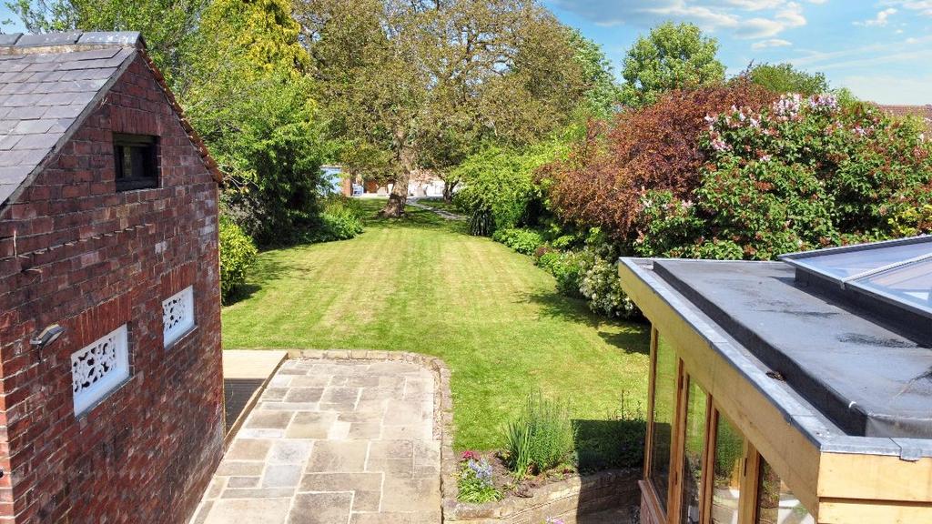 Garden aerial