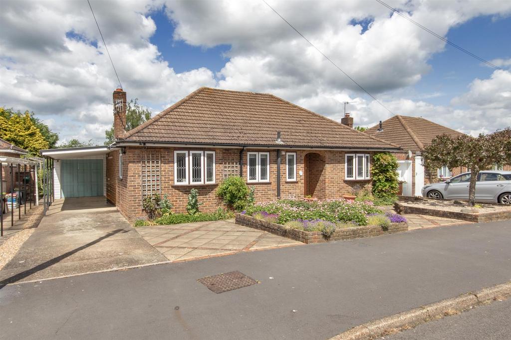 Brookmead, Hildenborough TN11 3 bed bungalow for sale £550,000