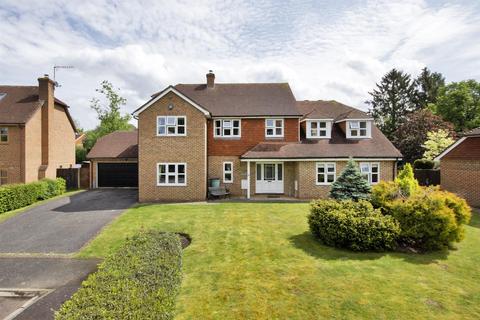 5 bedroom detached house for sale, Well Close, Leigh TN11