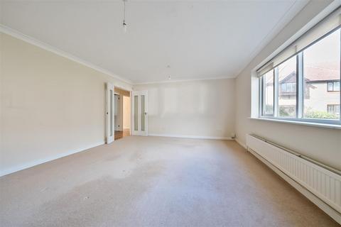 2 bedroom apartment for sale, Edgeborough Court, Upper Edgeborough Road, Guildford