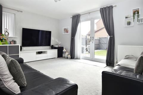 3 bedroom semi-detached house for sale, Coppice View, Hull
