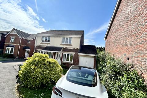 2 bedroom semi-detached house to rent, Willow Close, Hereford HR4