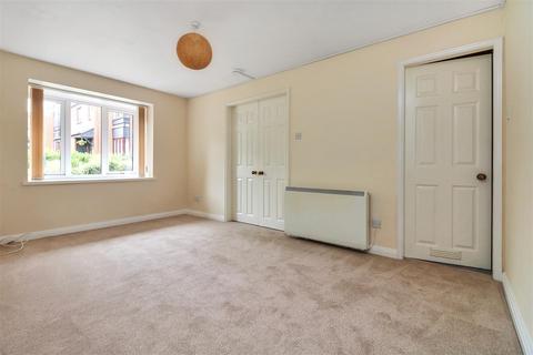 1 bedroom apartment for sale, Spring Pool, Warwick