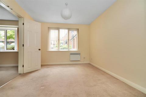 1 bedroom apartment for sale, Spring Pool, Warwick
