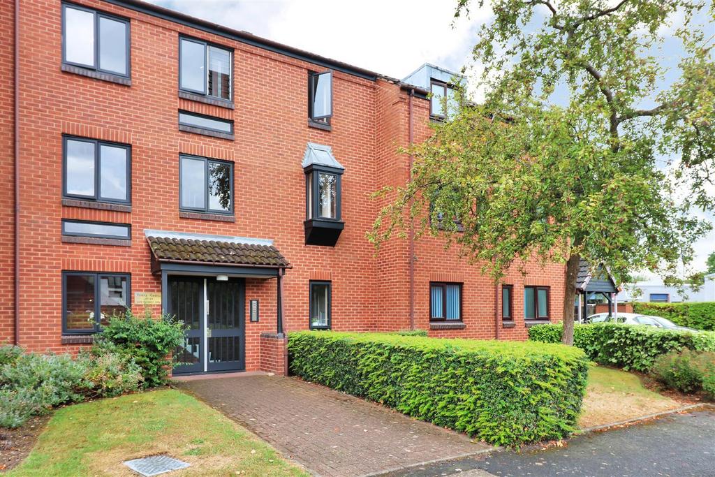 Spring Pool, Warwick 1 bed apartment for sale £167,000