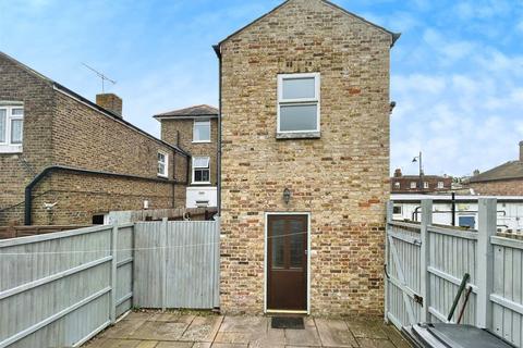 1 bedroom flat for sale, Oxford Street, Whitstable