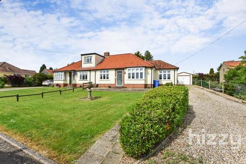 2 bedroom semi-detached bungalow for sale, Station Road, Hadleigh IP7