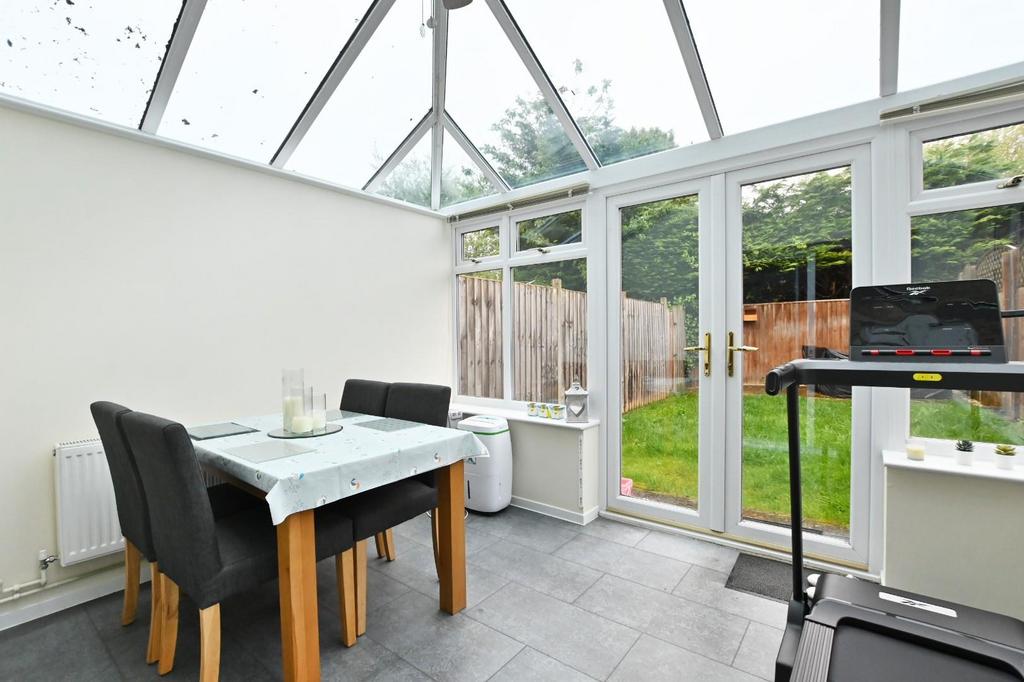 Conservatory/dining room