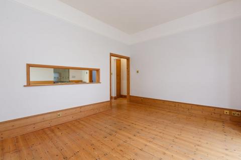 2 bedroom flat to rent, Eardley Road, Sevenoaks TN13 1XT