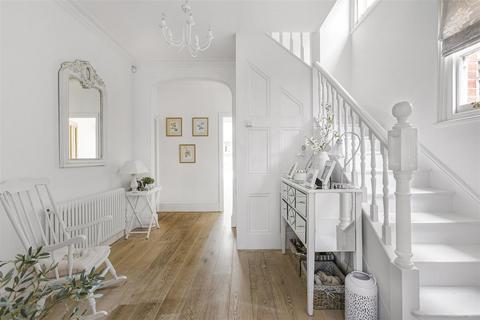 15 The Crosspath, Radlett, WD7 8HR