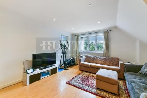 2 bedroom flat for sale, Bordeston Court, The Ham, Brentford, Middlesex, TW8
