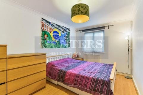 2 bedroom flat for sale, Bordeston Court, The Ham, Brentford, Middlesex, TW8