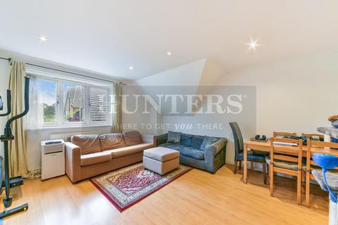 2 bedroom flat for sale, Bordeston Court, The Ham, Brentford, Middlesex, TW8