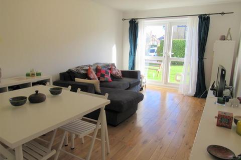 1 bedroom flat for sale, Woodcote Road, Wallington, Surrey, SM6 0NX