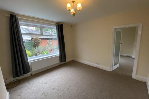 4 bedroom semi-detached house to rent, Wheatlands Drive, Bradford