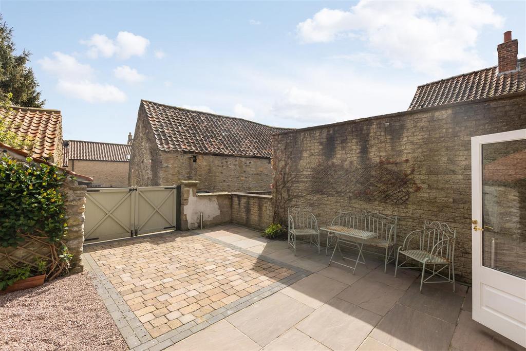 Bondgate 18-26.jpg