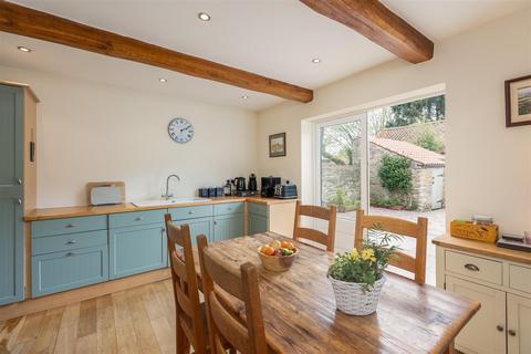18 Bondgate, Helmsley, York, YO62 5BR