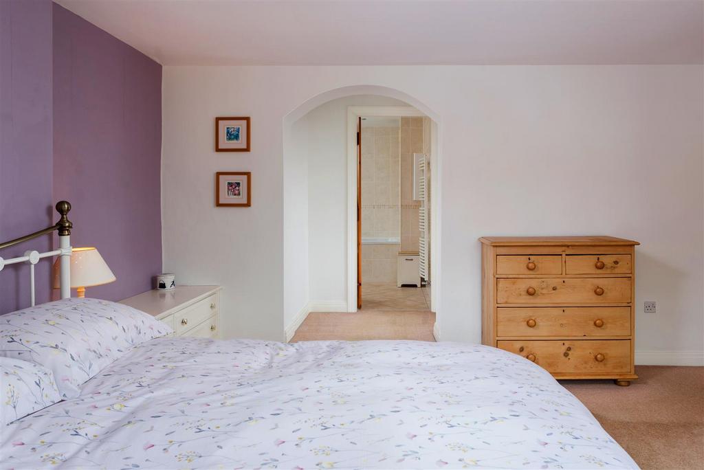 Bedroom 1 Suite