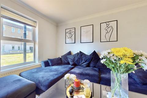 2 bedroom flat for sale, Glandford Way, Chadwell Heath, RM6