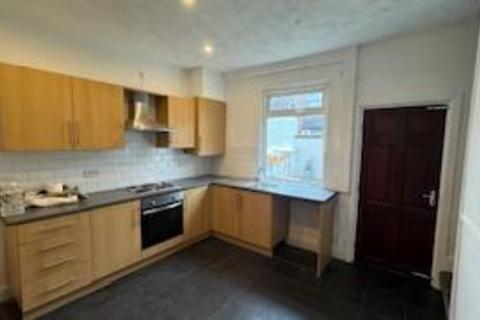 2 bedroom terraced house to rent, Hanover Street, Stalybridge, Cheshire, SK15 1LR